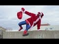 Spiderman Helps Santa (Parkour In Real Life)